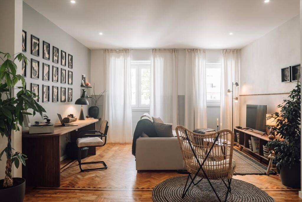 Soum - 2 Bedrooms In Alvalade Apartment Lissabon