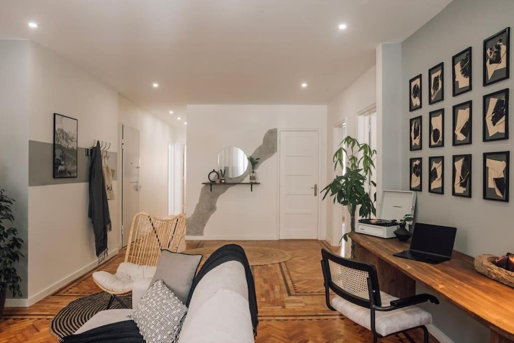 Apartment Soum - 2 Bedrooms In Alvalade Lissabon